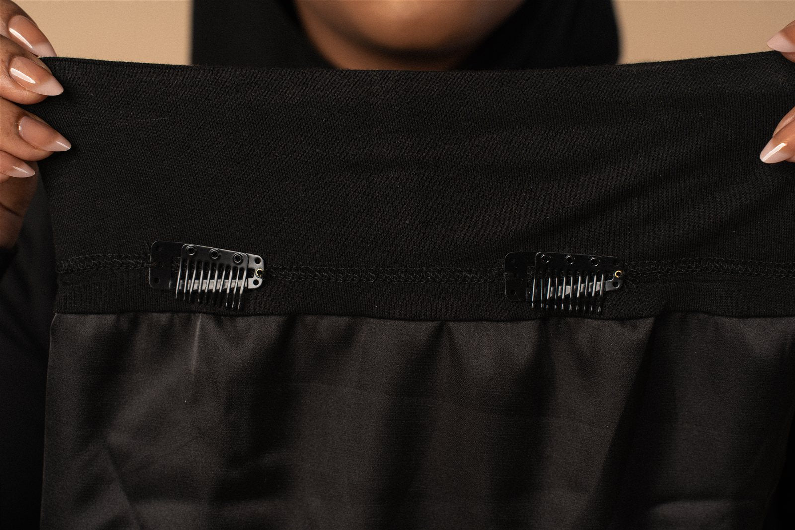 Satin-lined bandana with clips